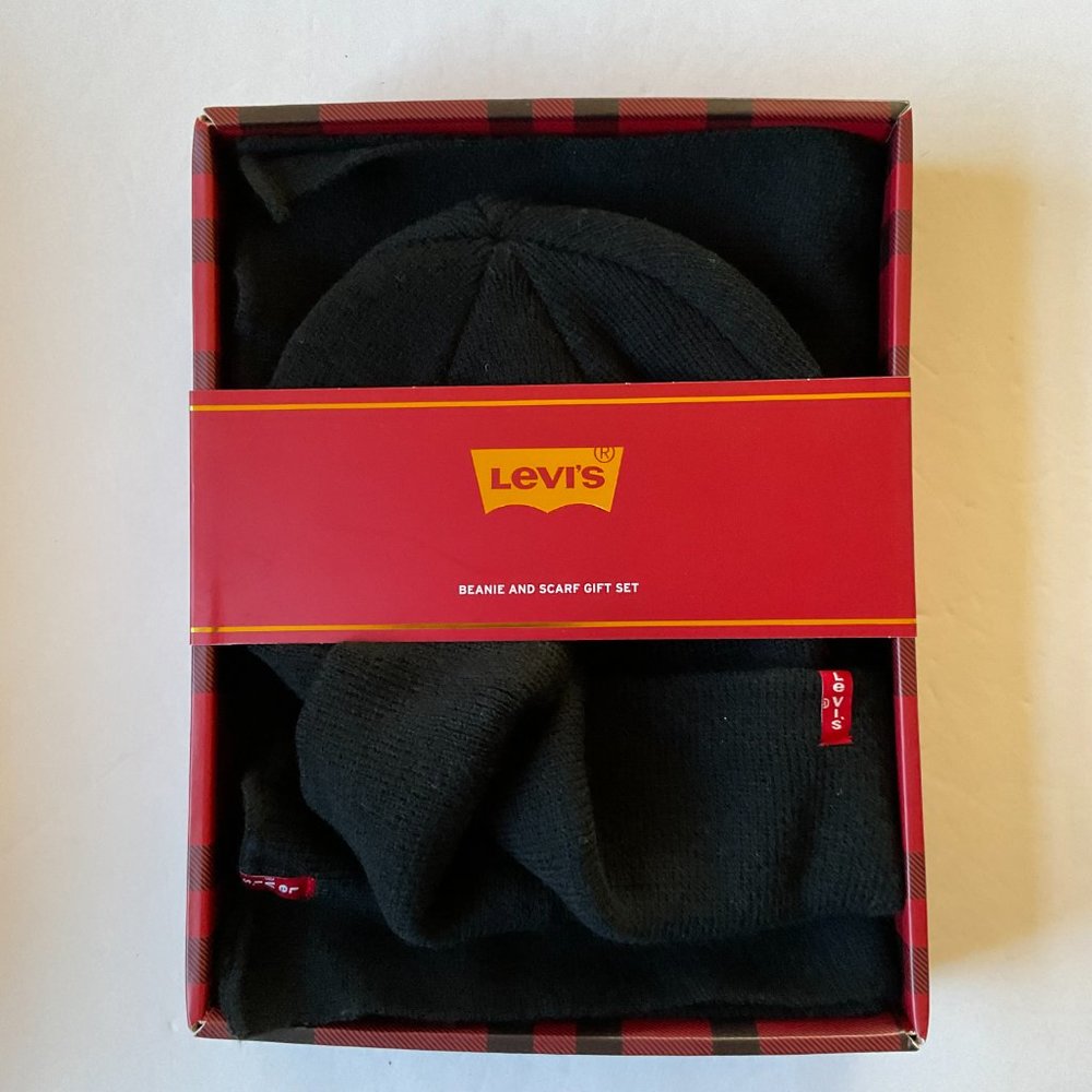 LEVI'S Men's "Beanie & Scarf" Boxed Gift Set NIB